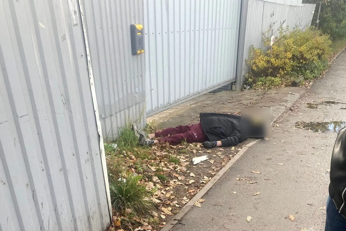 On the main street in Murino found the corpse of an elderly man