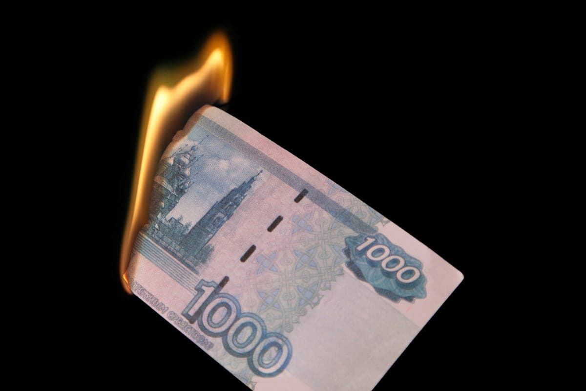 Пенсионеры из Северодвинска перевели мошенникам 9,5 млн рублей