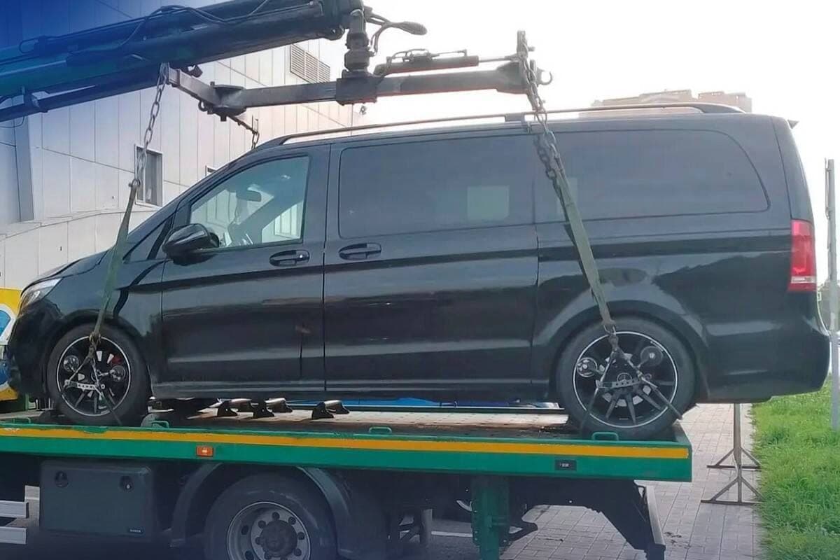 In Kazan arrested Mercedes for debt of 1.2 million rubles