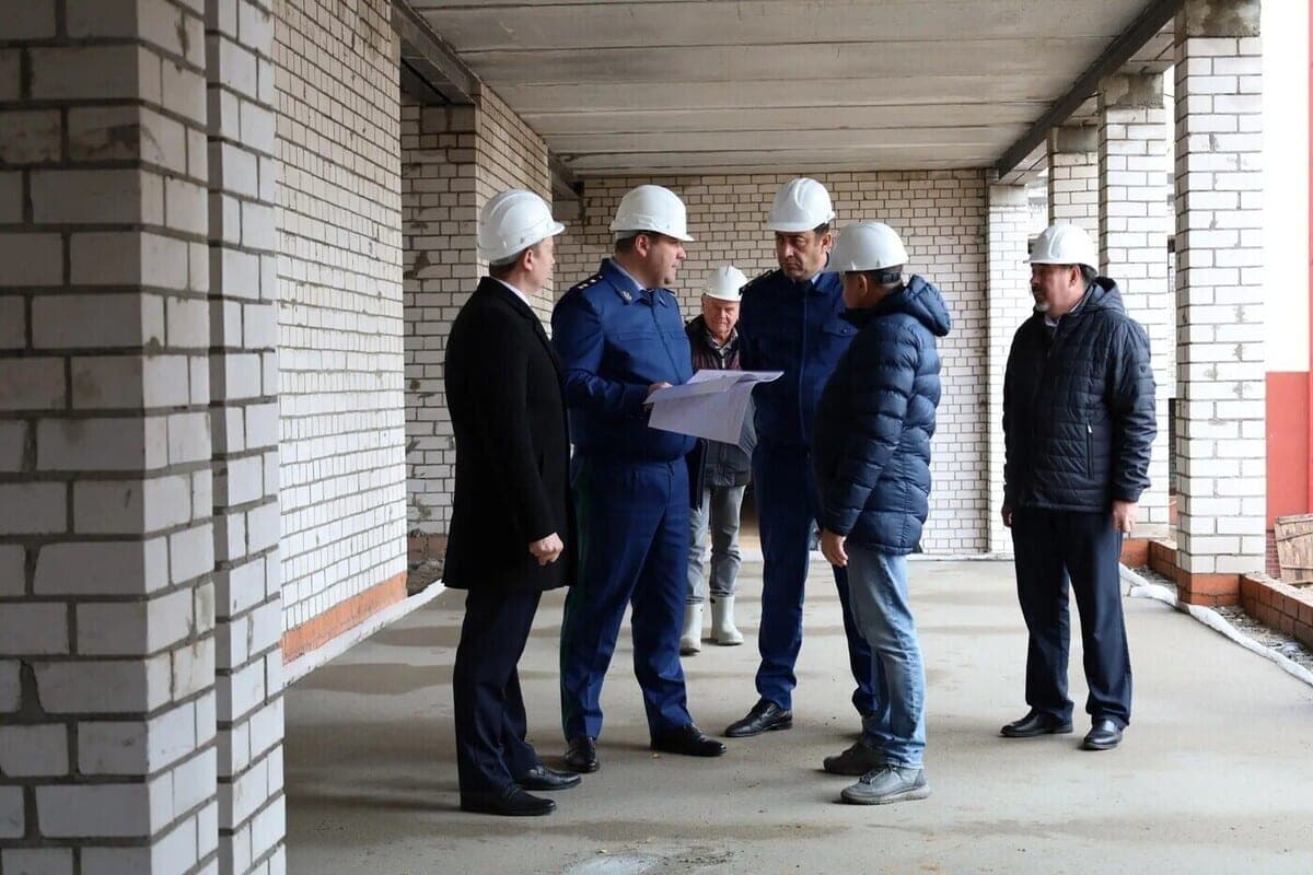 Прокурор области оценил ход ремонта школы и детского сада в Гусеве