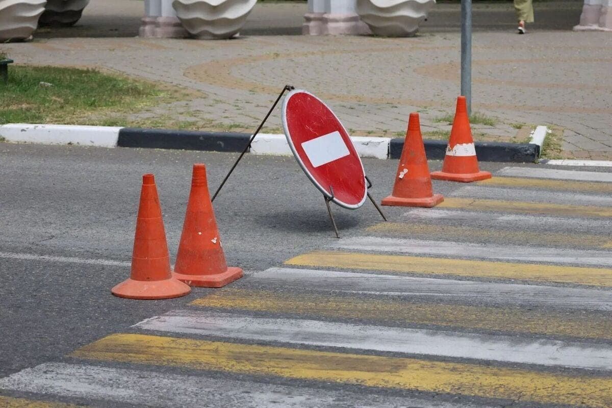 In Sochi on Pasechnaya, Vereshchaginsky viaduct and Donskoy are road works