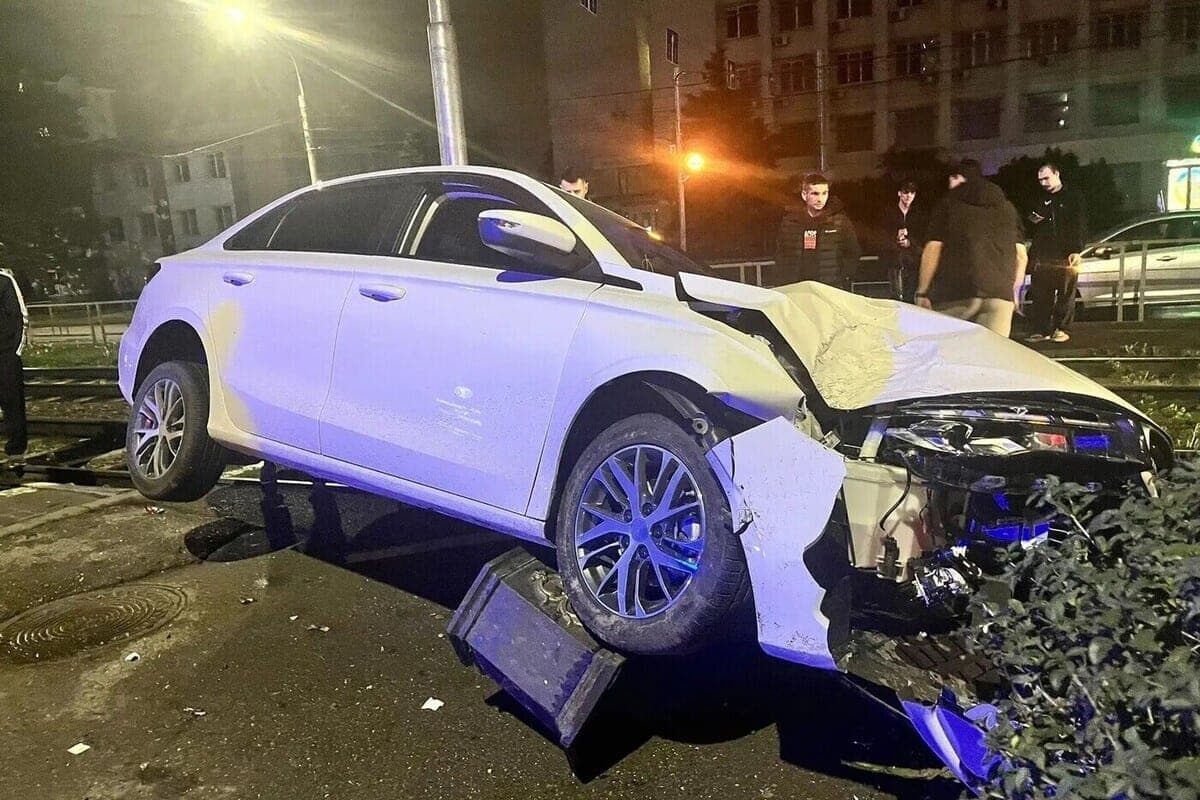 A foreign car flew on the tramway after an accident in Krasnodar