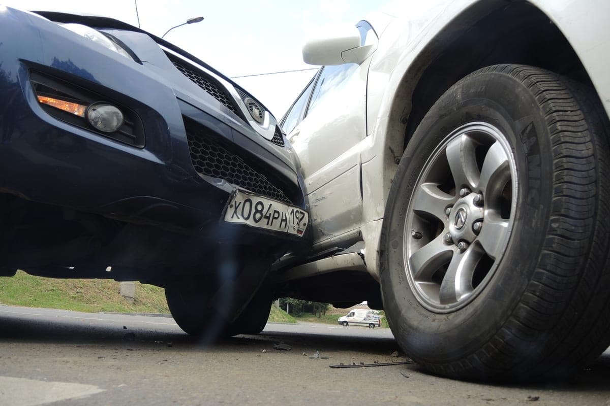 Two people died in a car accident in the suburbs