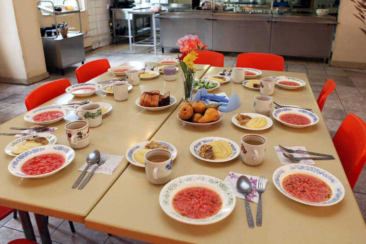 Attracting children to school lunches should be the national cuisine