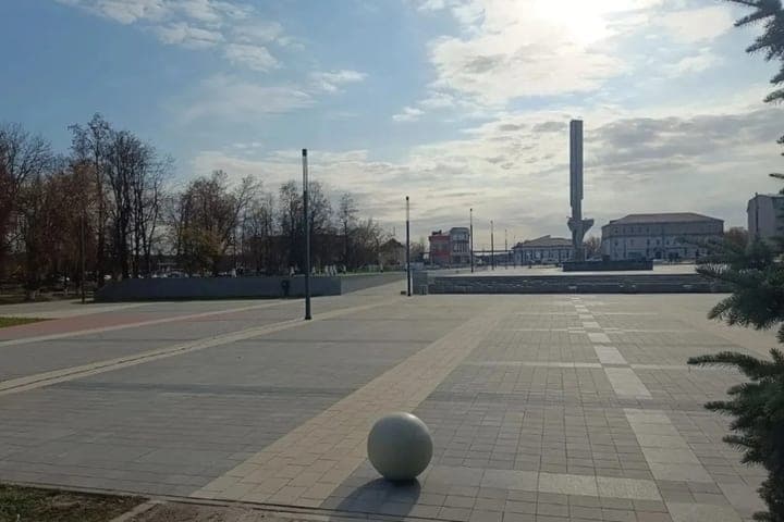 Humanovo updates Victory Square