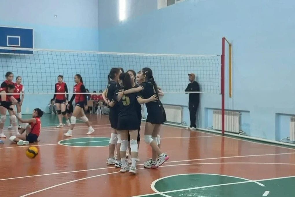 Young volleyball players of Kalmykia fought for the Memory Cup of Erdni Bovaev