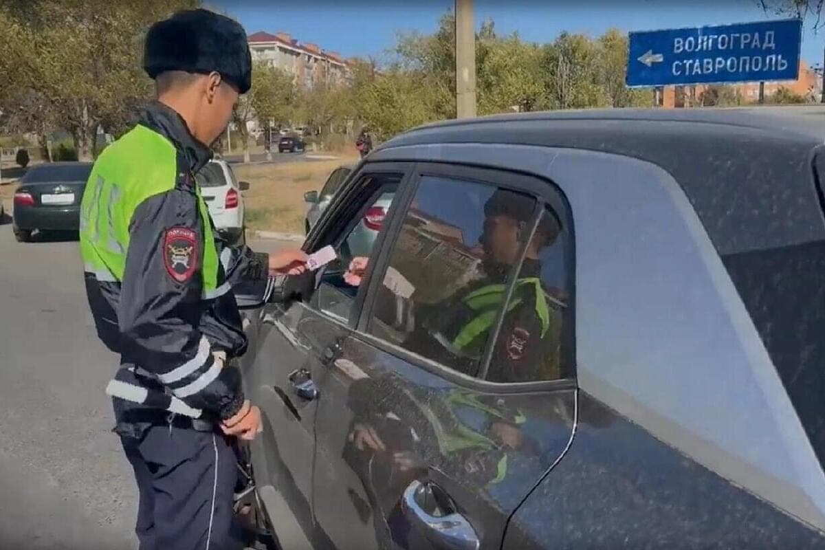 В Элисте прошел рейд по проверке перевозки детей в автомобилях