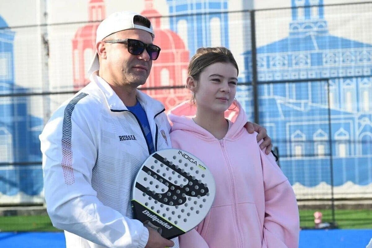 Отцы и дети Серпухова провели праздник на льду и за шахматной доской