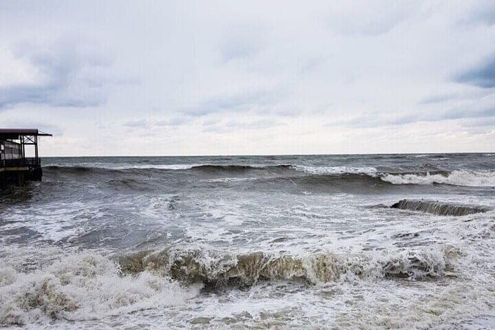 Two men swept into the sea by a strong storm near Tuapse, they died