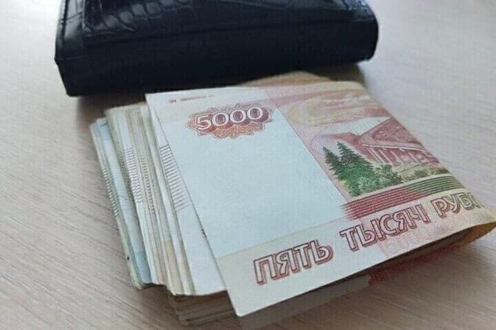 In the Belgorod region, a driver without a license tried to pay off a car inspector