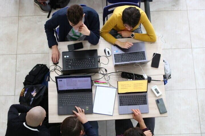 When hiring AI employees, 25% of Volgograd recruiters are used