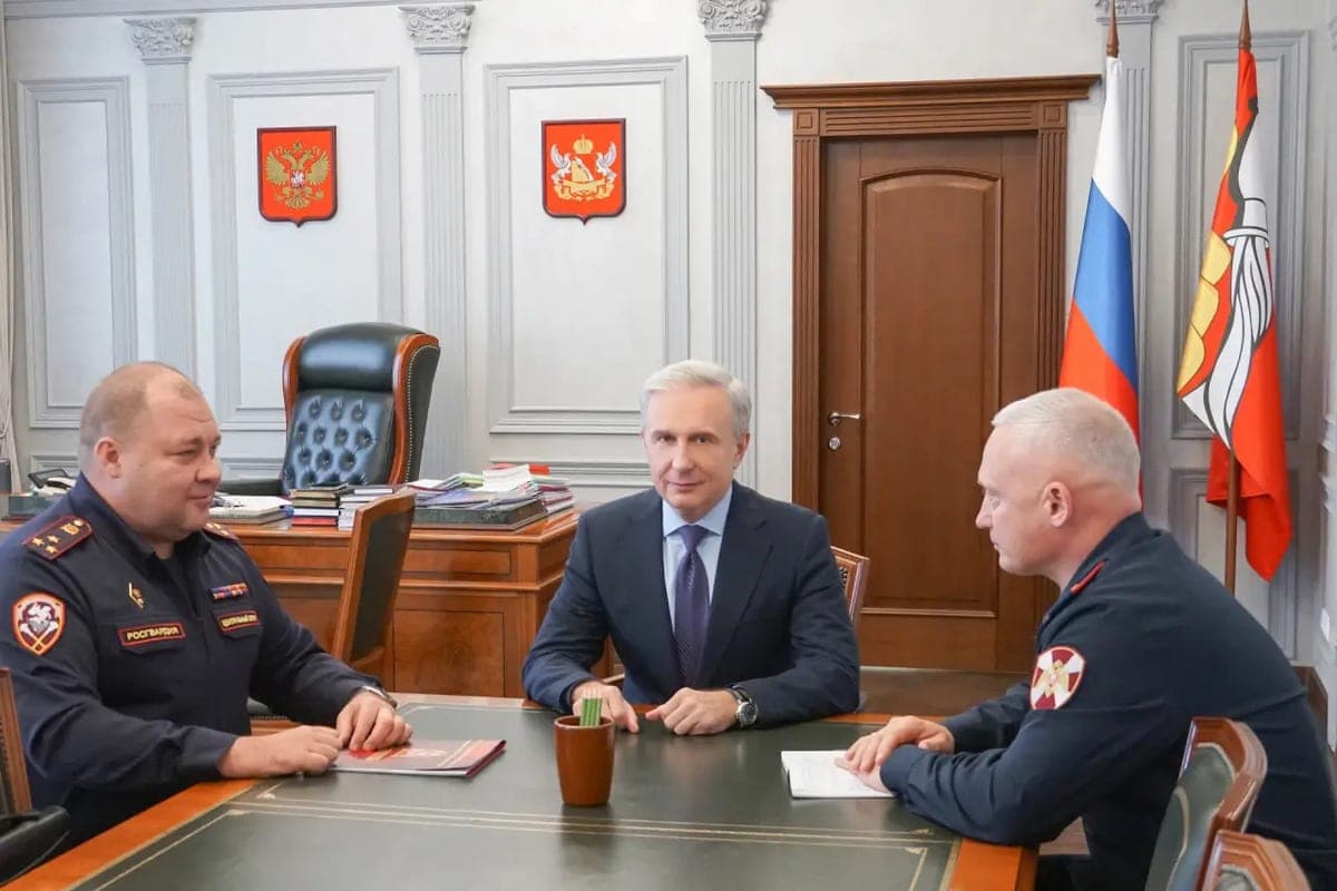 Сергей Трухачев обсудил с Росгвардией оперативную обстановку и строительство «Центра Спецназа» в Воронежской области