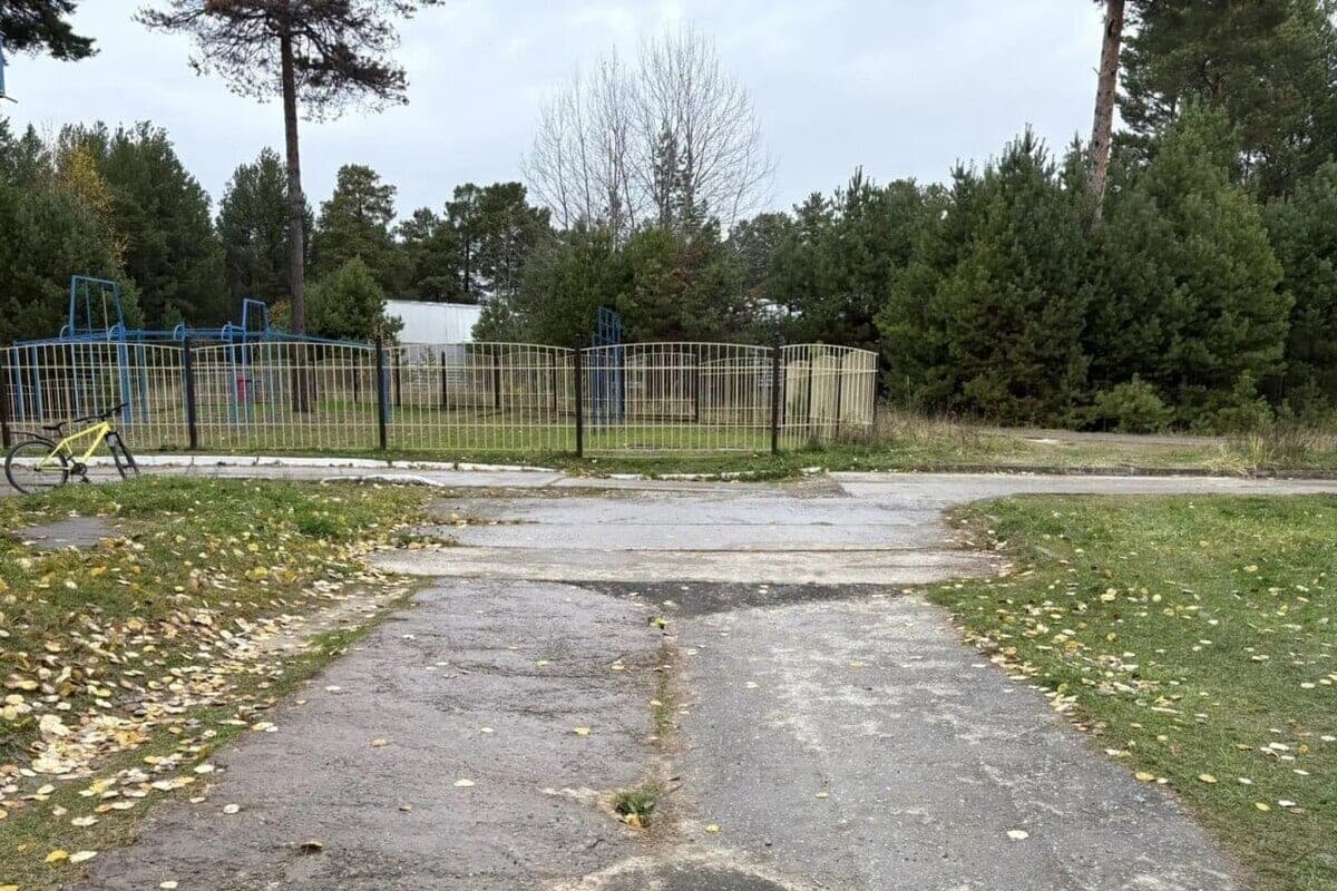 In Kedrovo repaired the road leading to the school