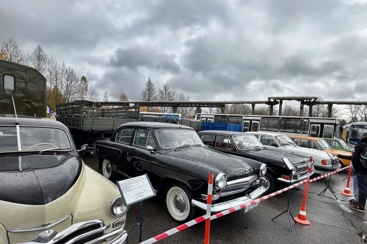 In Boxitogorsk showed Soviet vehicles: personal and public