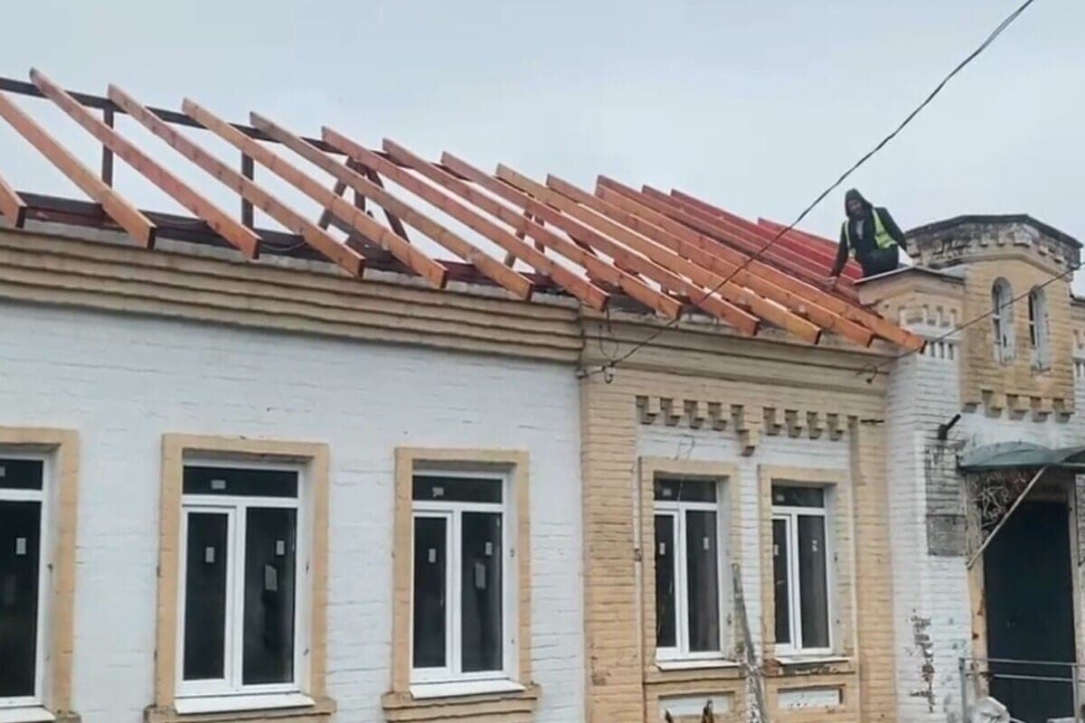 В Михайловке ремонтируют центральную библиотеку