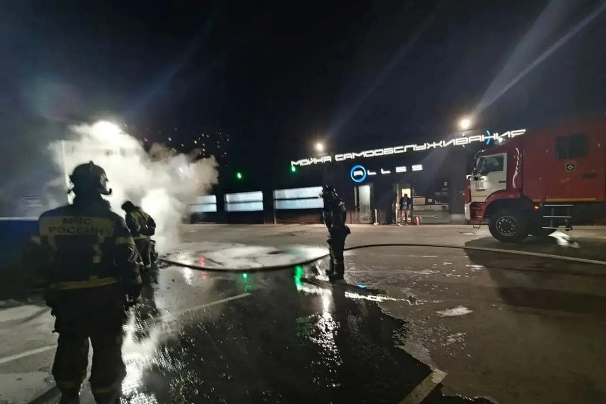 Durante el día, los rescatadores de la región de Leningrado extinguieron 11 incendios y rescataron a seis personas de un accidente