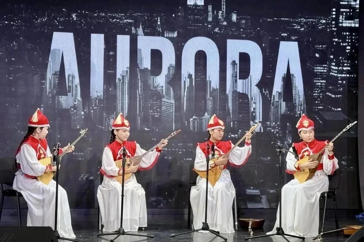 Юные домбристки из Калмыкии завоевали гран-при международной премии в Москве