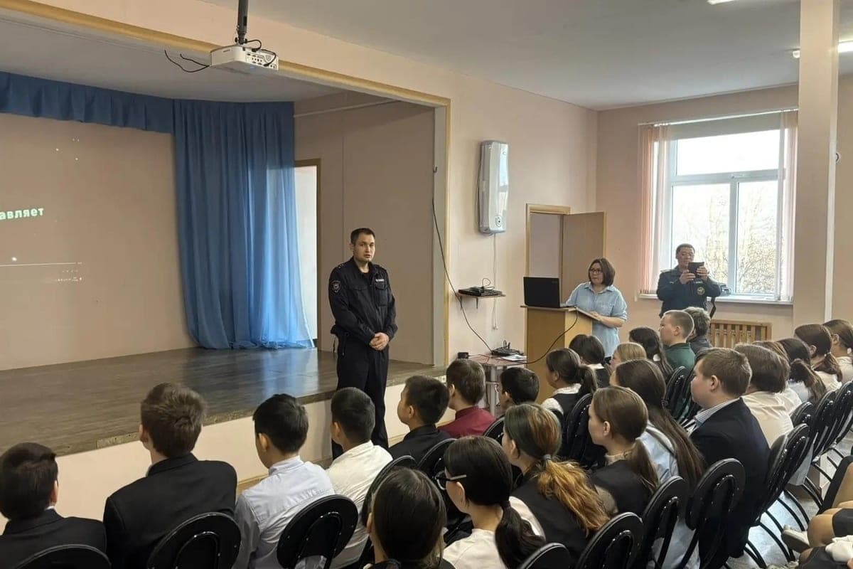 В селе Ома полицейский рассказал школьникам о вреде наркотиков
