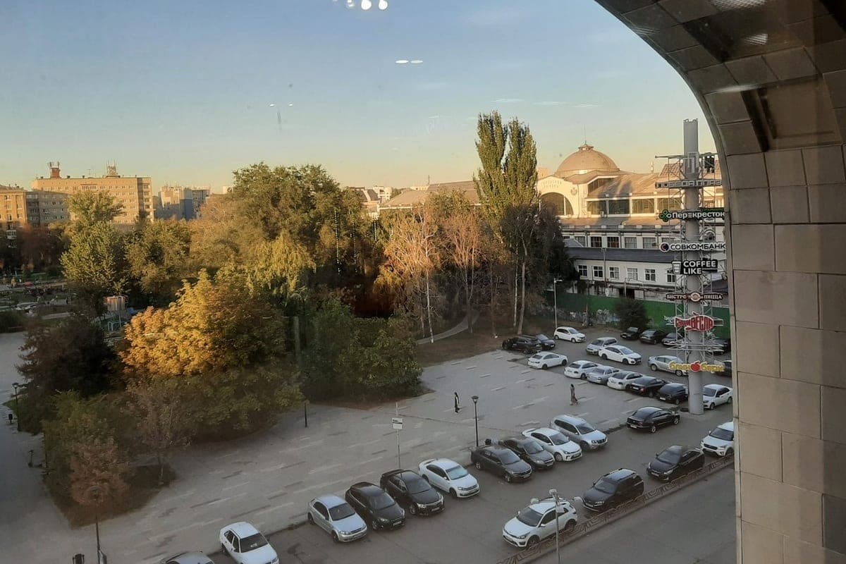 In October, Saratov boutiques are often visited by touring thieves