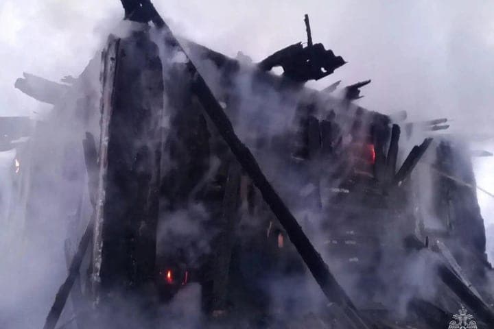 In the Altai region there was a fire in a three-storey house