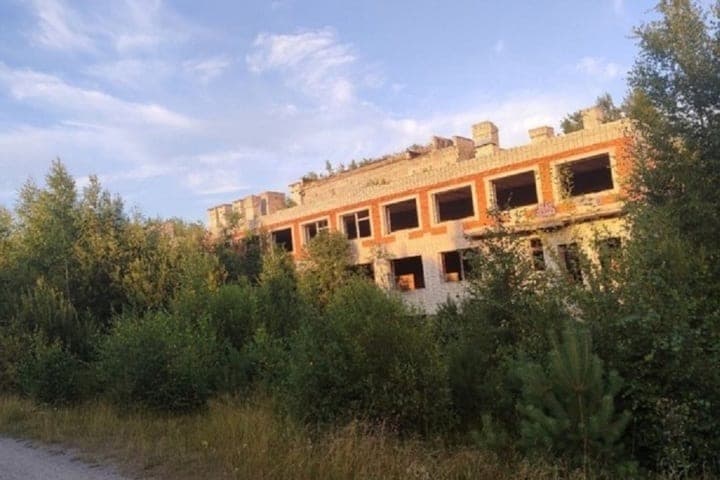 Недостроенная больница в Карелии уходит с молотка за 1,6 млн рублей