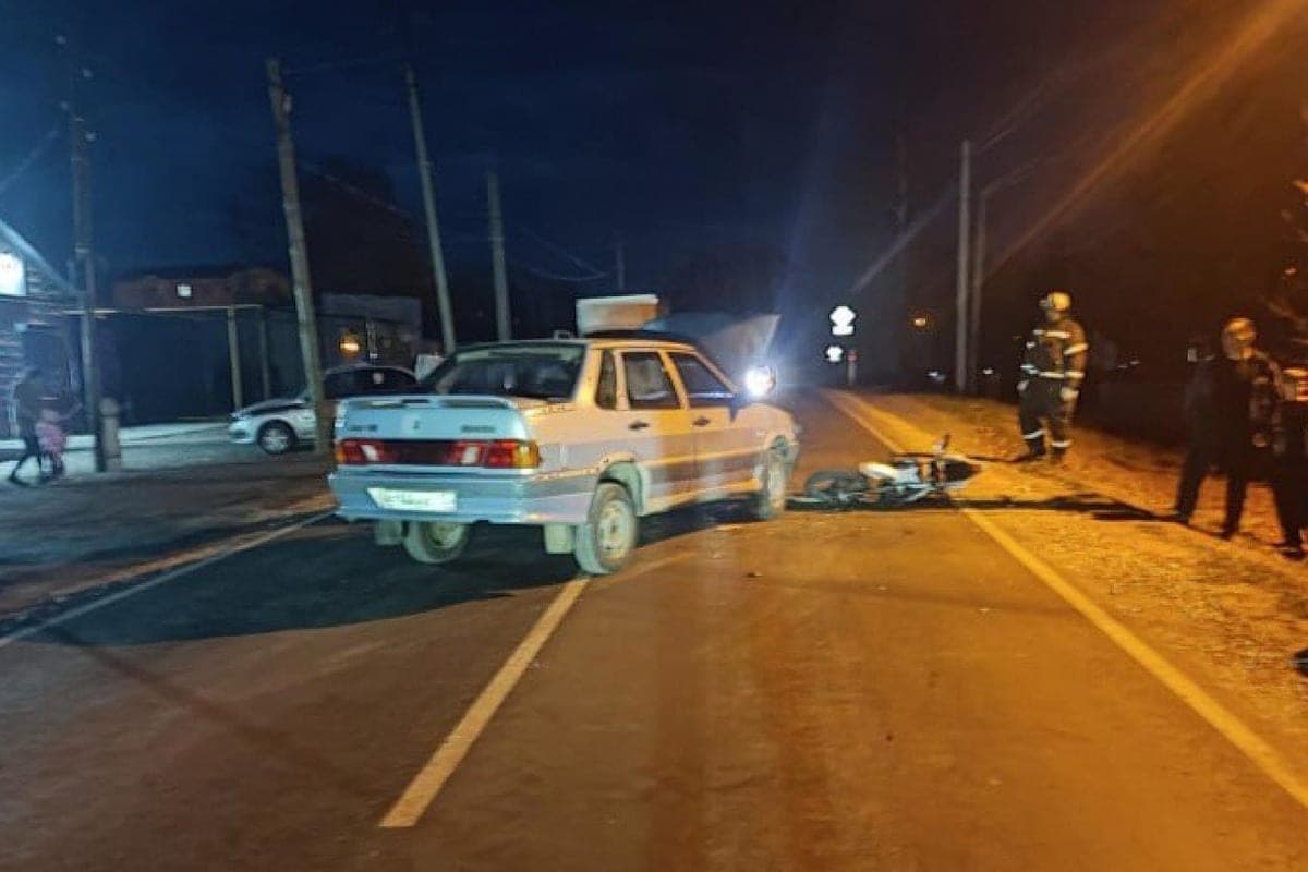 À Mordovie, le jeune homme a été hospitalisé après une collision avec une voiture