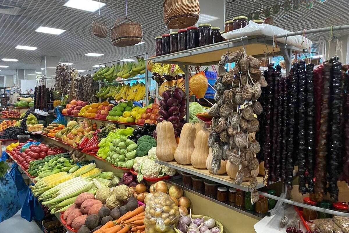 Риск отравления и ботулизма: от каких покупок на рынке лучше отказаться