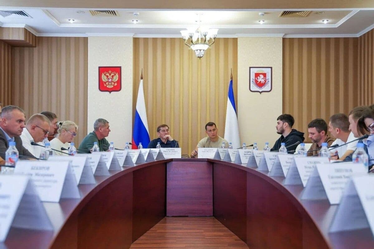 Хусаинов и власти Крыма обсудили подготовку к зиме и ввод объектов