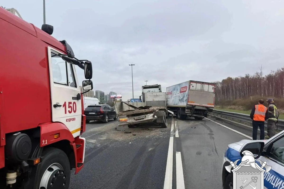 During the day on the roads of the region, employees of Lenoblpozhspass eliminated four accidents