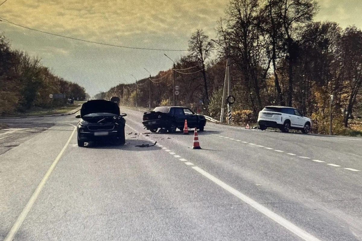 In the Orel region on the highway M-2 “Crimea” faced three cars