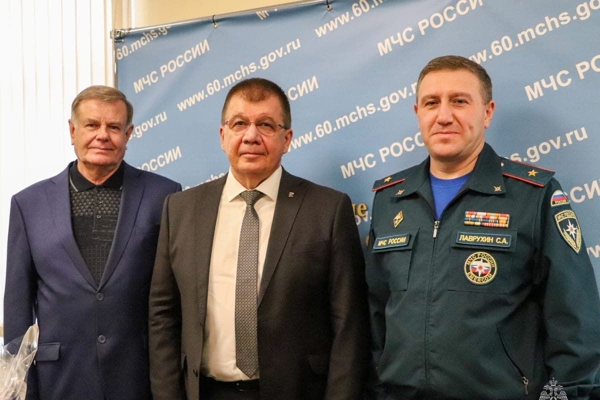 Экс-глава МЧС Псковской области Валерий Филимонов отмечает 60-летие