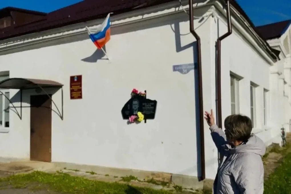 В Старорусской деревне Ивановское ремонтируют СДК и готовят творческую мастерскую