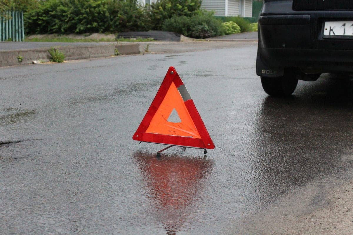 In Luhansk establish the circumstances of an accident with three cars