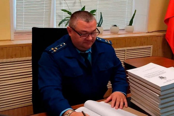 В Брянске руководителя фирмы обвиняют в хищении более 3 млн рублей при ремонте кровли