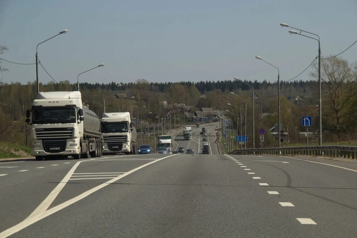 Leningrader Fahrer warnten vor Verkehrsbeschränkungen auf Bundesstraßen