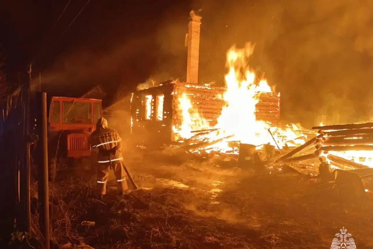 Because of a short circuit in the Tver region burned the house