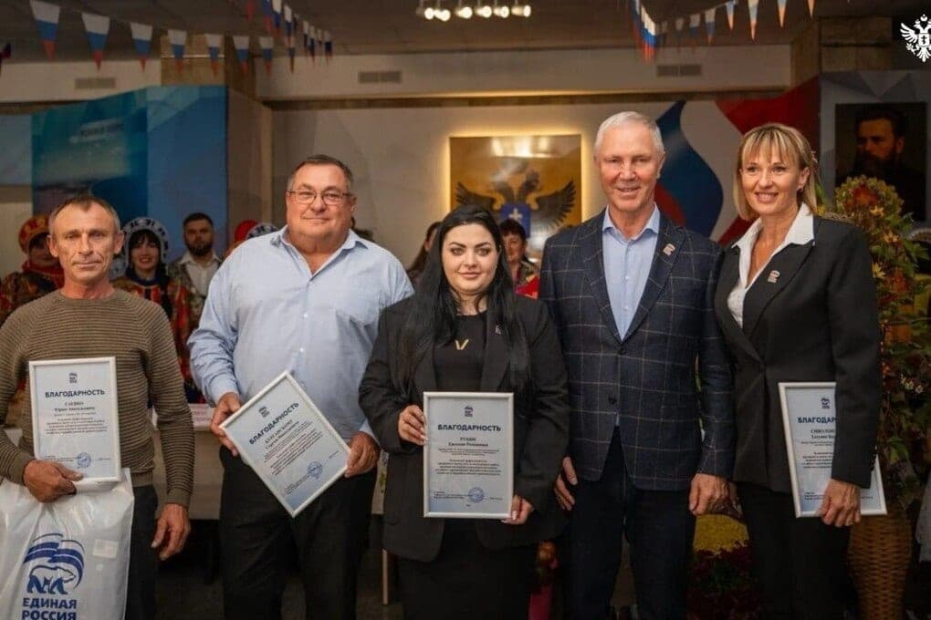 Vladimir Saldo awarded Kherson mechanics and plant growers
