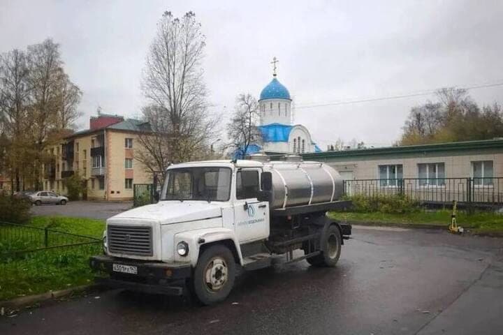В Буграх и Ропше временно отключили подачу холодной воды
