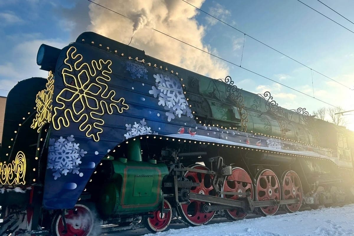 Train Santa Claus kommt am 5. Januar in der Region Nowgorod an