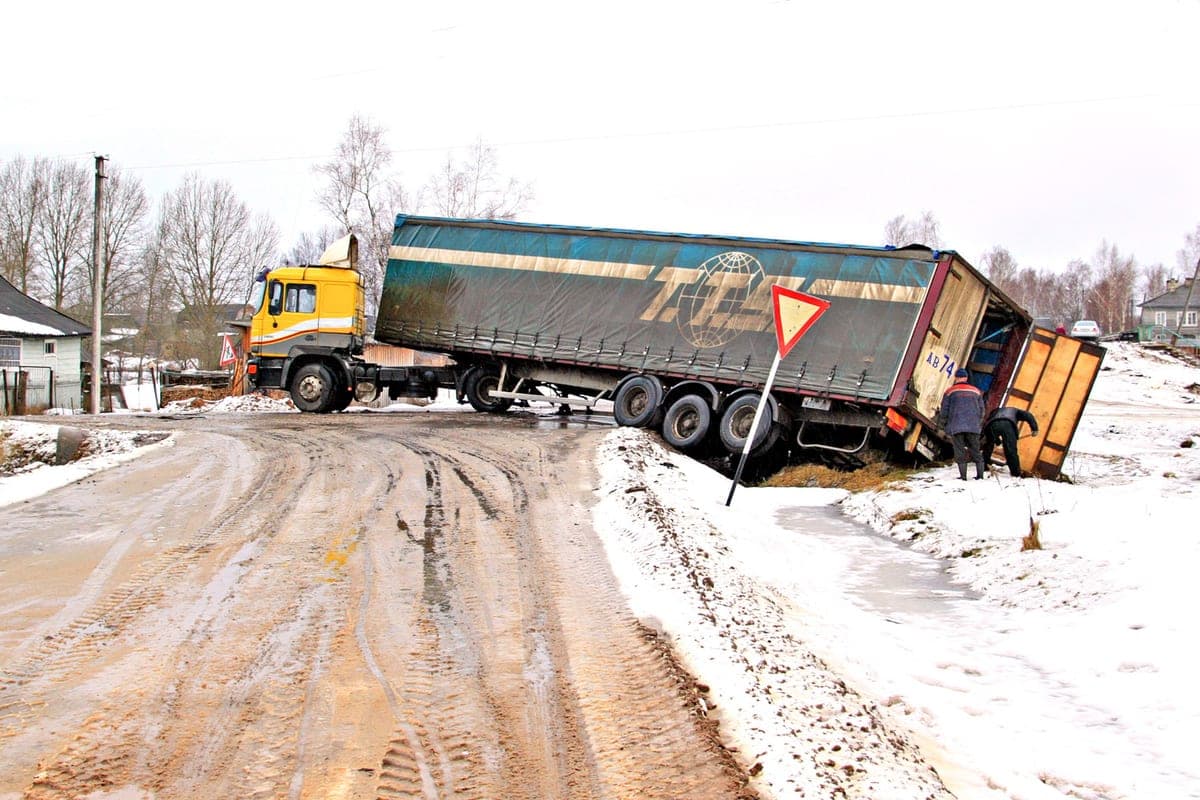 In Pomorie will limit the passage of heavy trucks on gravel road n