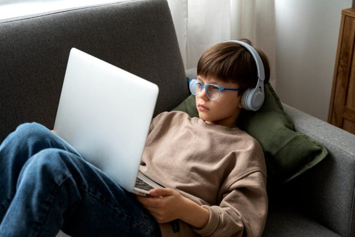 مشاكل تعليم الأسرة في كاريليا: لماذا يُترك الأطفال بدون وثائق تخرج من المدرسة