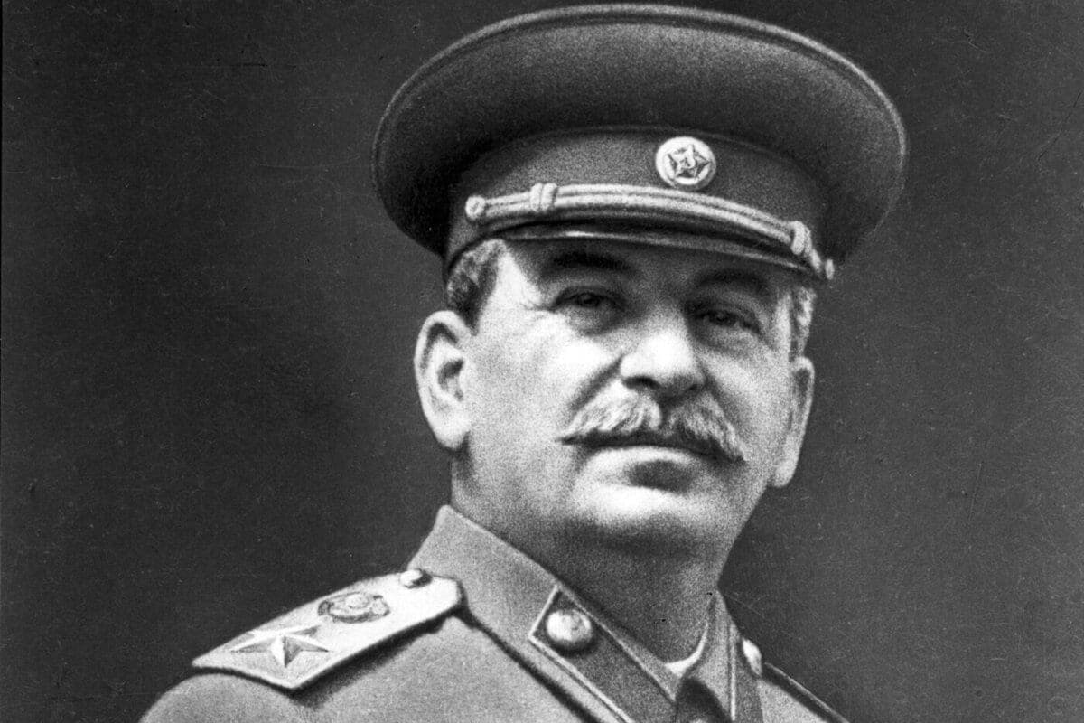 Самоубийца Сталин: еда сыграла роковую роль для великого вождя СССР