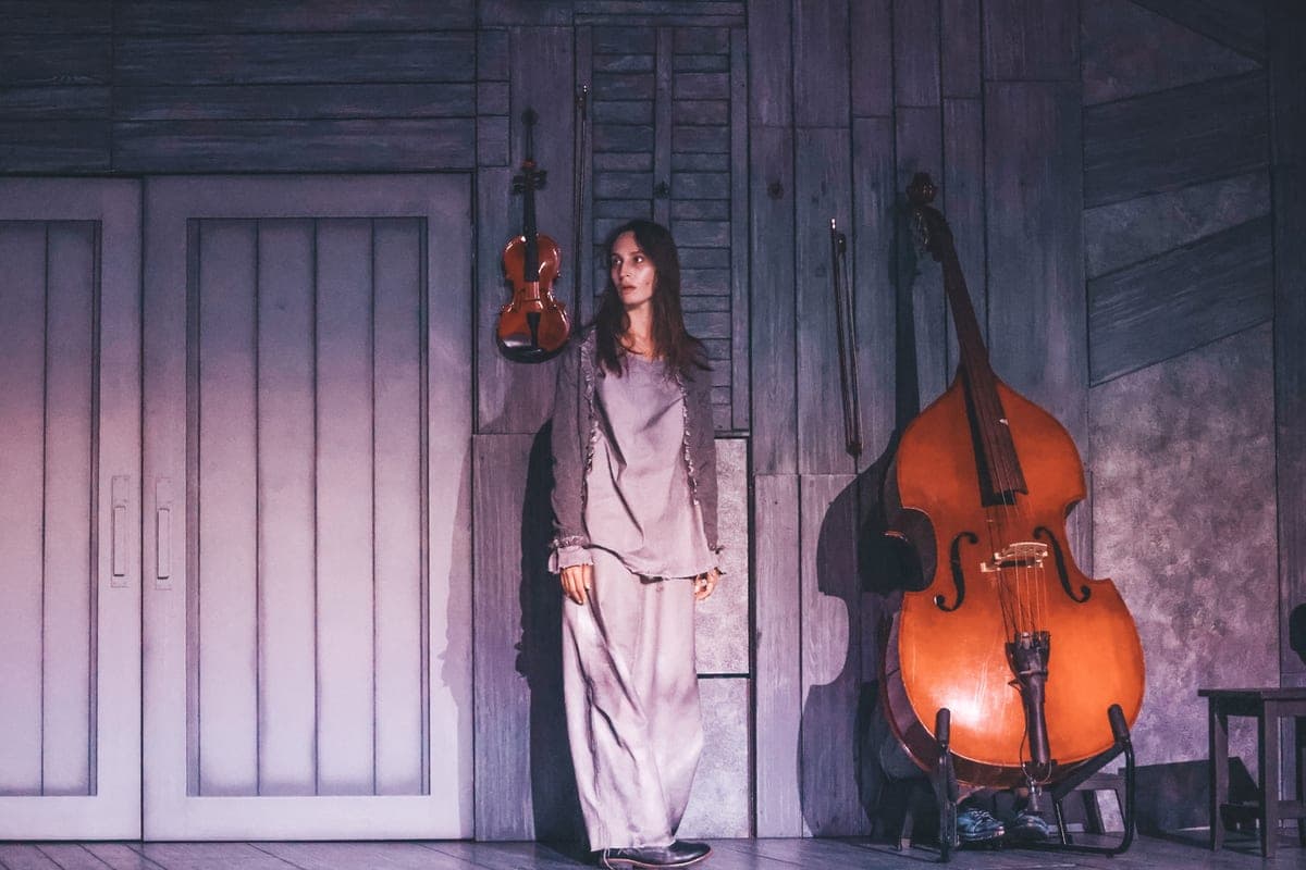 About the Holocaust in the style of cabaret: it is possible, if seriously