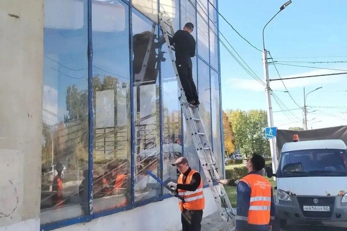 In Ryazan repair pedestrian crossing near “Customs”