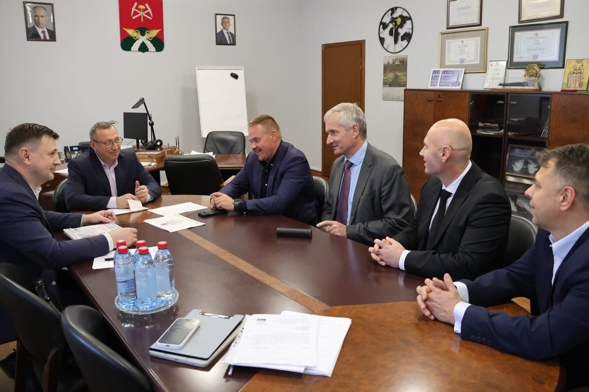 Vladimir Tokarev diskutierte mit Industriellen die Entwicklungspläne von Novomoskovsk