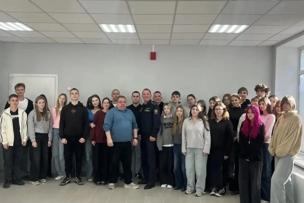 В Орловском автодорожном техникуме прошла встреча студентов и пристава