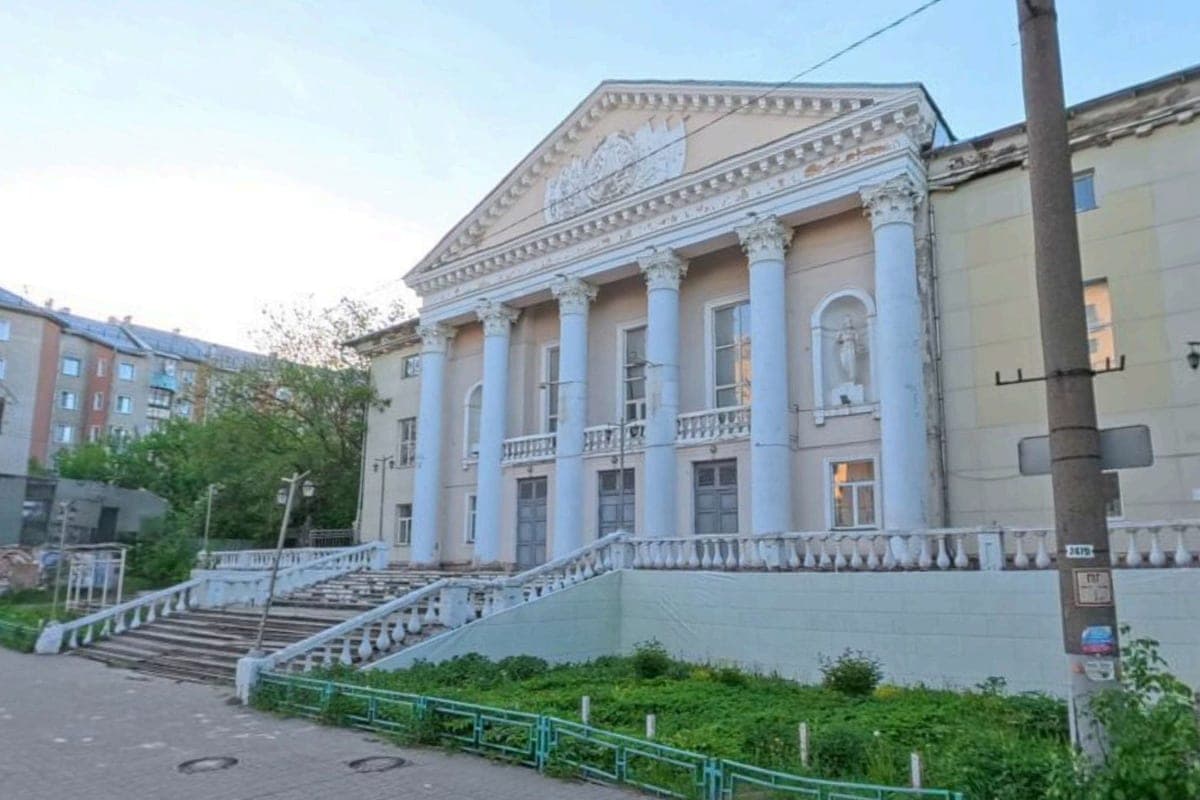 В Кирове объявили аукцион на право аренды здания Дворца молодежи