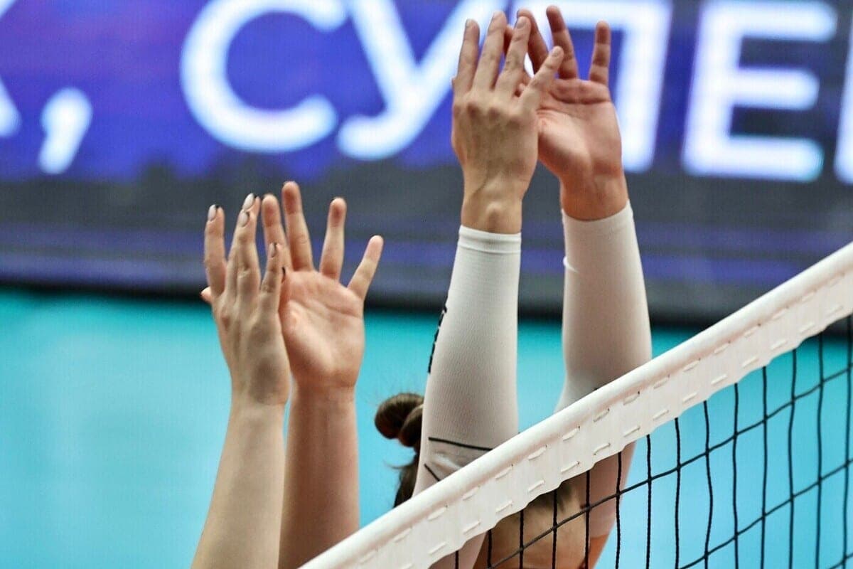 “Ship” broke volleyball players from “Dynamo-Metar” on the St. Petersburg court
