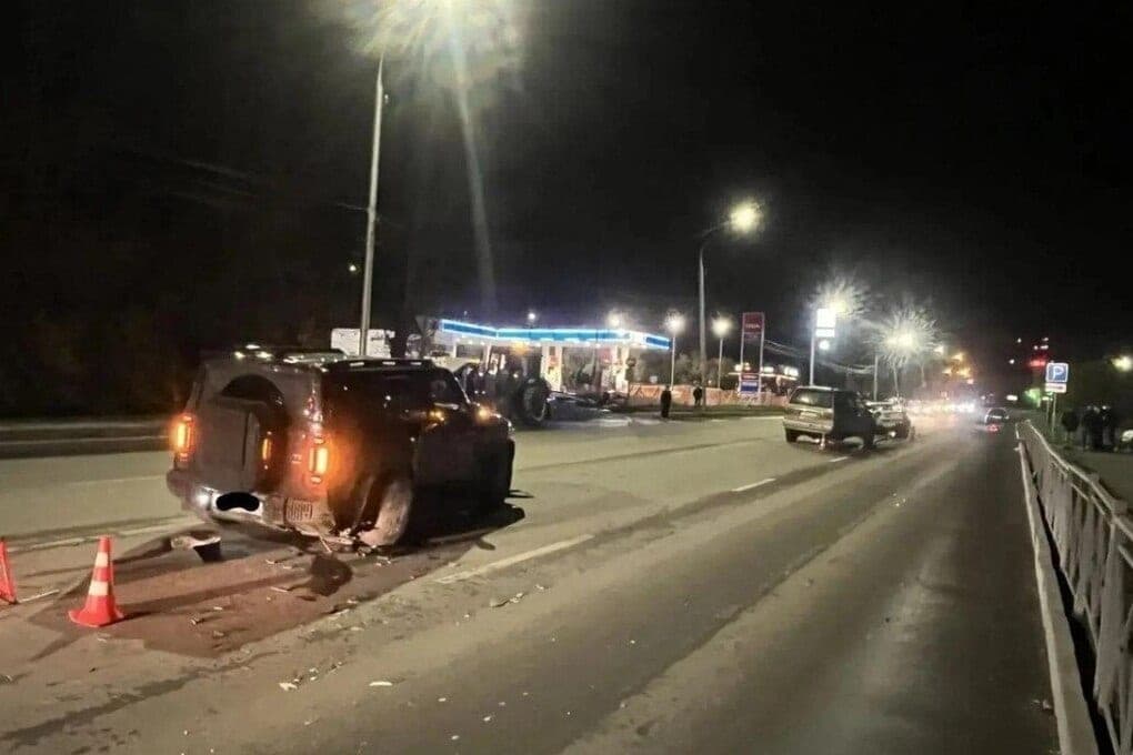 A woman and two girls were injured in a mass accident in Novosibirsk
