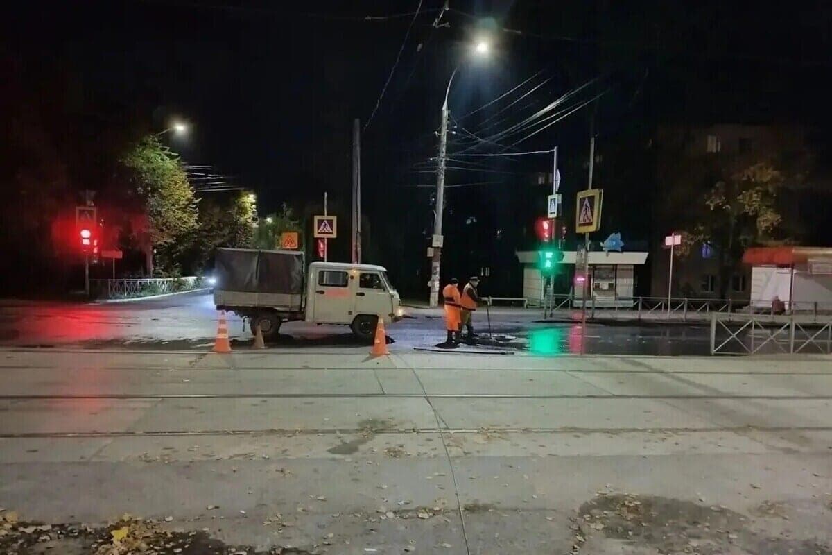 В Курске ликвидируют засор по улице Дейнеки